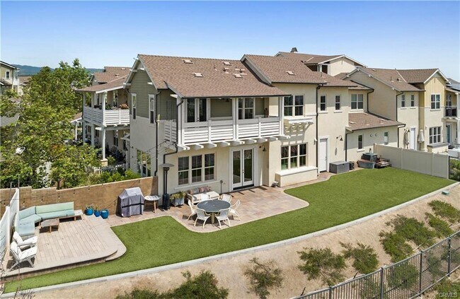 Building Photo - 75 Promesa Ave