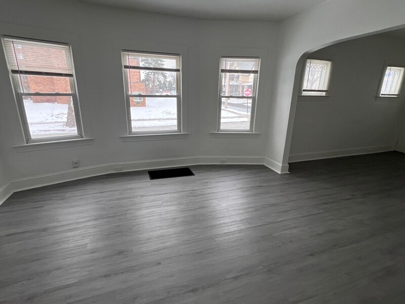 Building Photo - 4302 W 30th St