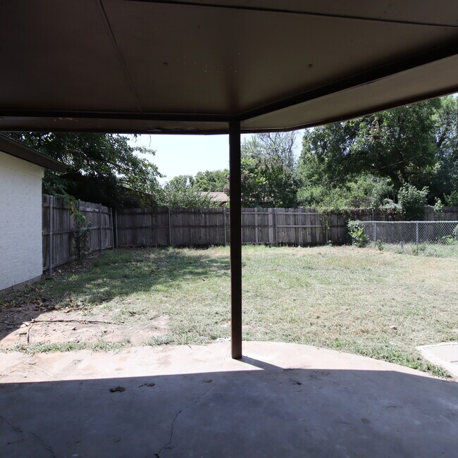 Building Photo - 3629 Venice Dr