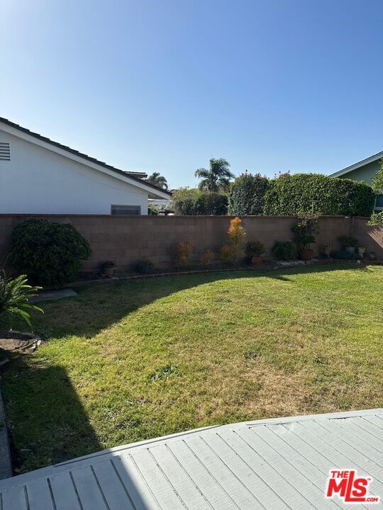 Building Photo - 2903 W Carson St