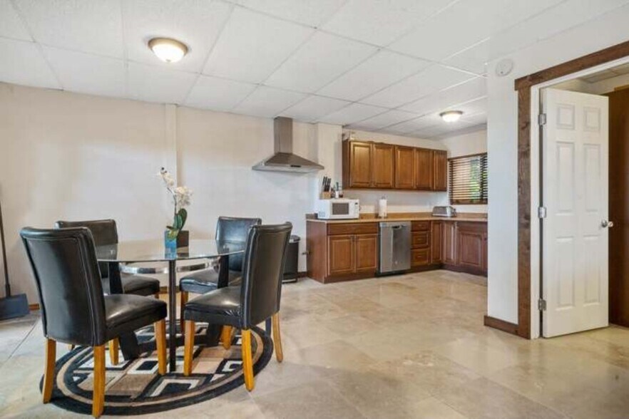 Building Photo - 73-1117 Mahilani Dr