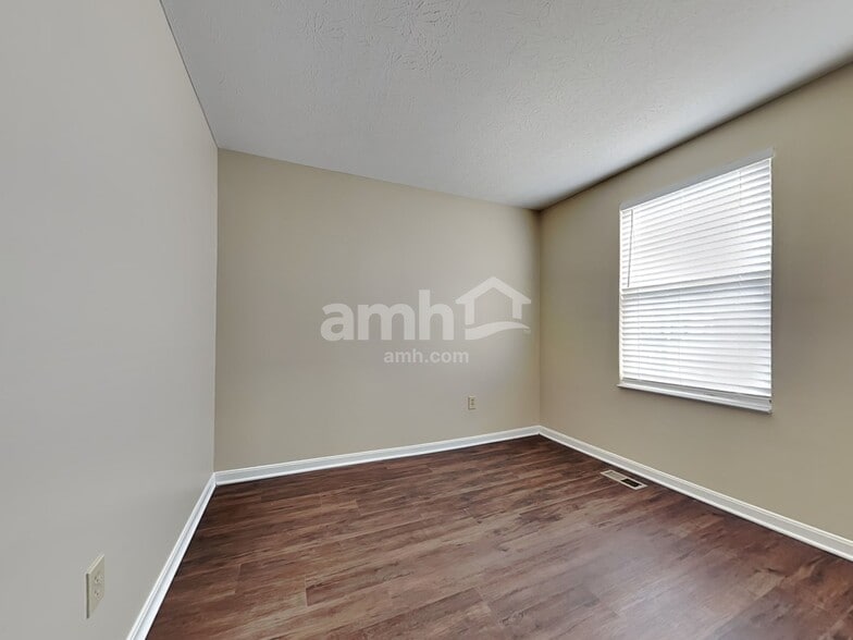 Building Photo - 7 Grouse Dr