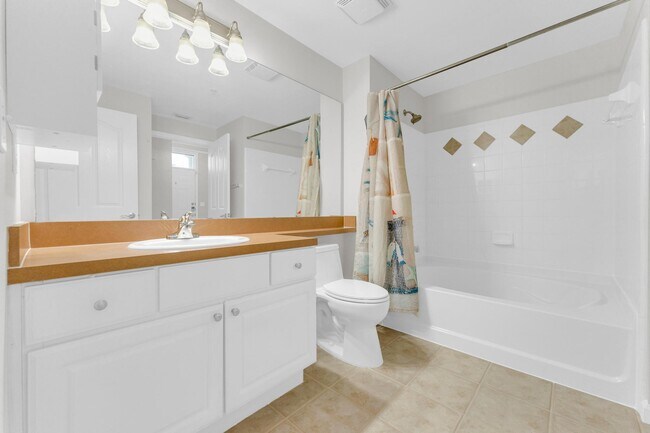 Building Photo - 2032 Alta Meadows Ln