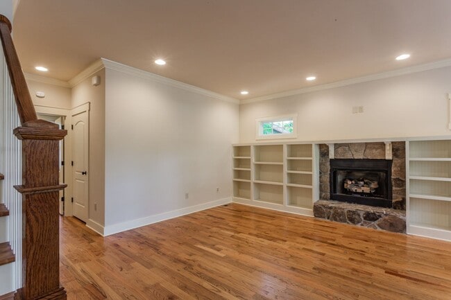 Building Photo - Adorable 3 bedroom home!
