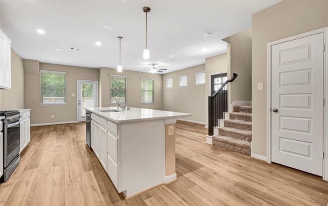 Building Photo - 16104 Oregon Oak Dr