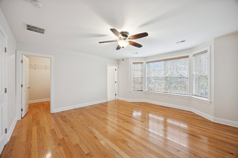 Building Photo - 7518 Lawn St