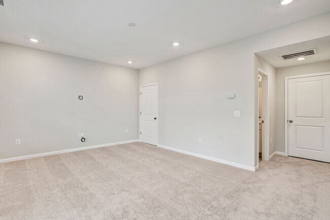 Building Photo - 2804 Austin Fls Sta