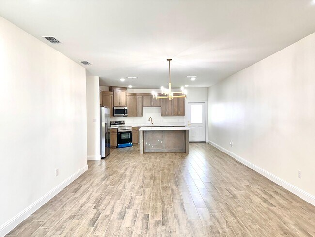 Building Photo - 1405 Eagles Ln