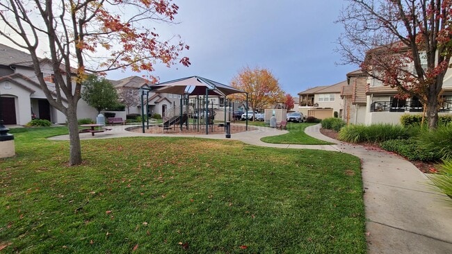 Building Photo - 3 Bed 3 Bath + Loft | EV Charger | Large Private Patio | Rivage in the Parkway