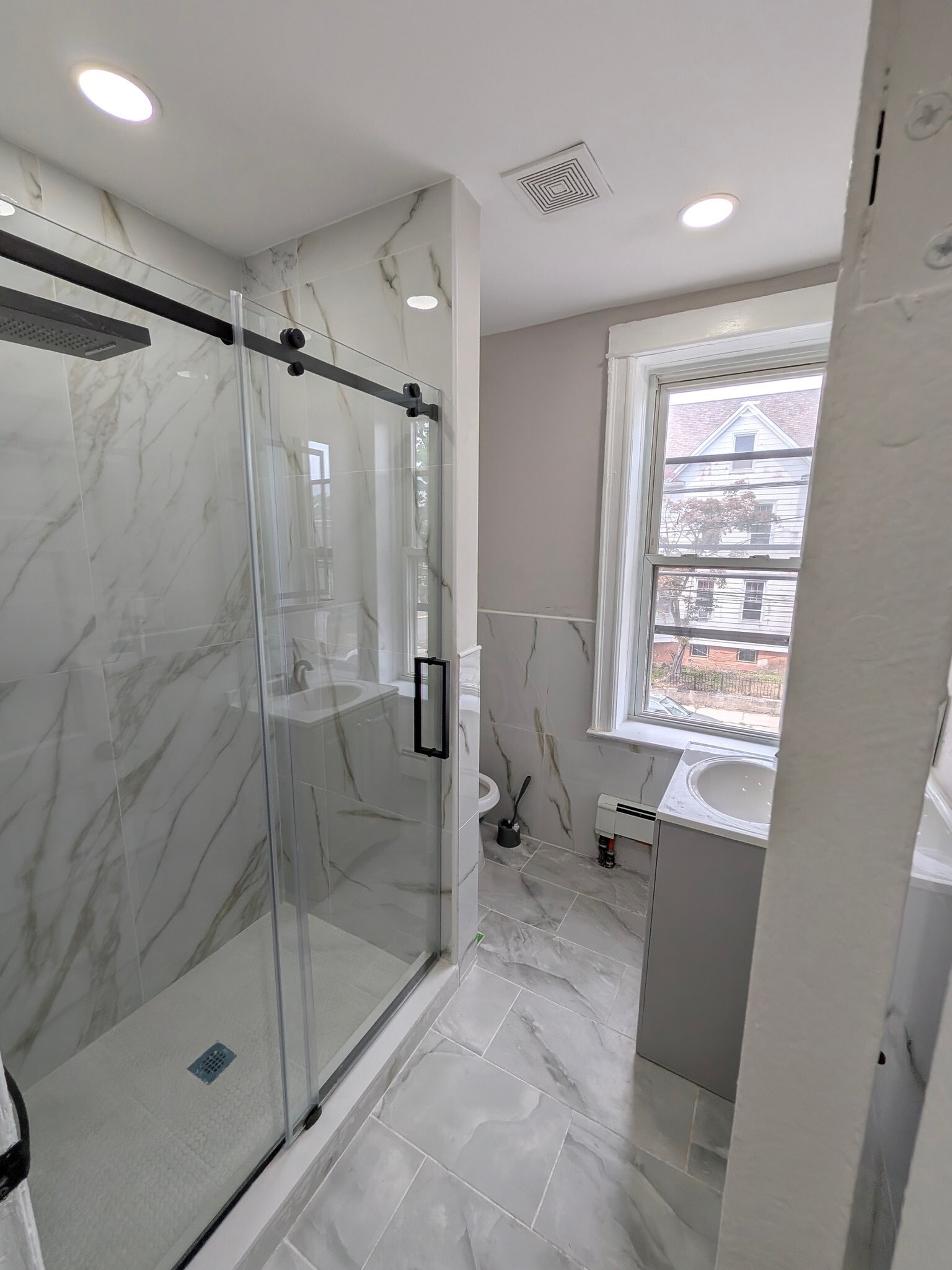 Building Photo - 295 Avenue B