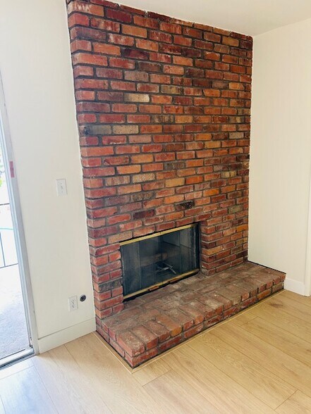 Building Photo - 5477 Nestle Ave