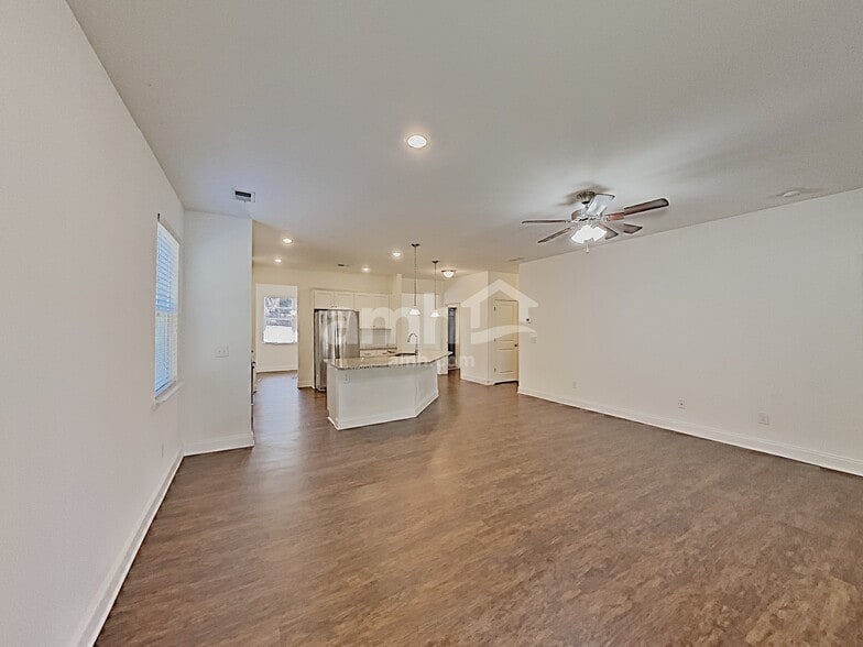 Building Photo - 209 McBee Pl