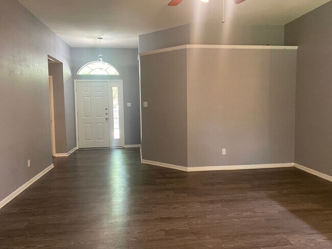 Building Photo - 3 BEDROOM, BELTON ISD