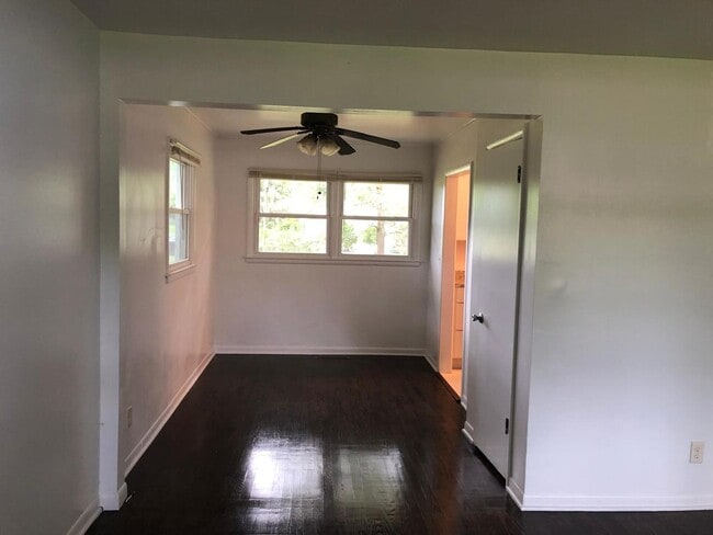 Building Photo - 116 Pauline Ave