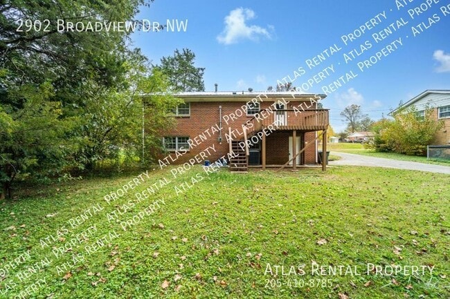 Building Photo - 2902 Broadview Dr NW