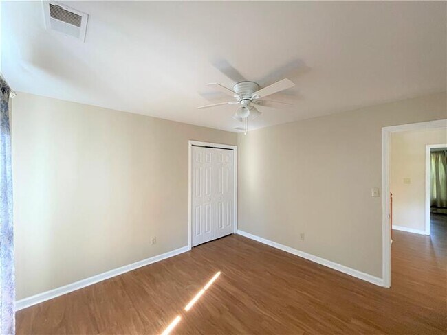 Building Photo - 10730 Pinewalk Forest Cir