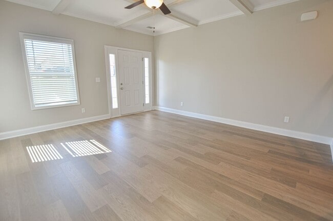 Building Photo - Fantastic Four Bedroom with Bonus!