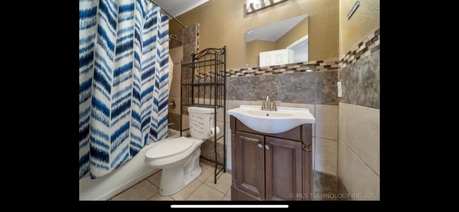 Building Photo - Huge Home Minutes from Downtown Tulsa