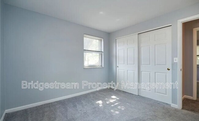 Building Photo - 7712 Redbank Ln