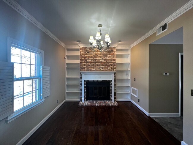 Building Photo - 204 Woodside Ave