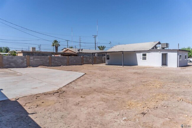 Building Photo - 137 N Magnolia Ave