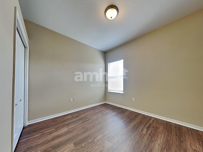 Building Photo - 7044 Monarch Park Dr