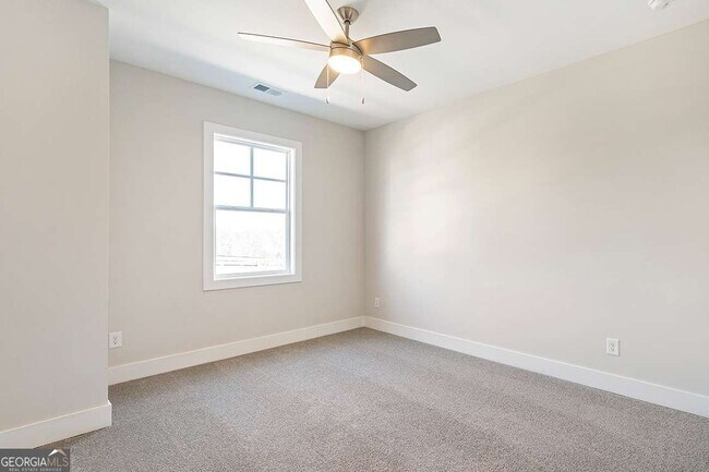 Building Photo - 152 Palm St