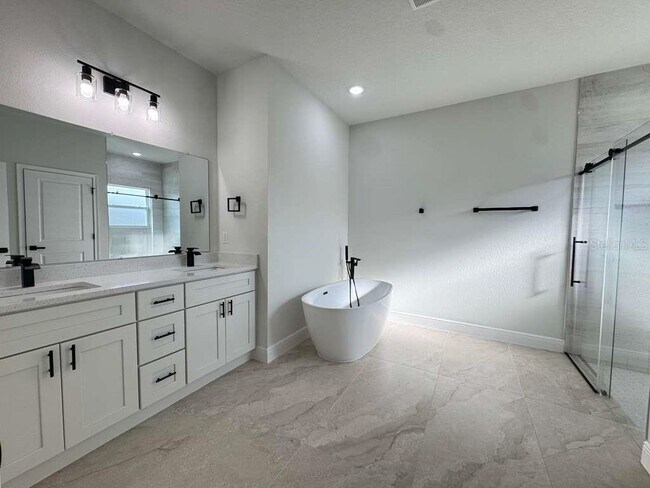 Building Photo - 8151 SW 135th Loop