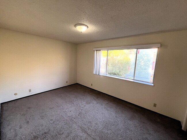 Building Photo - 840 D St