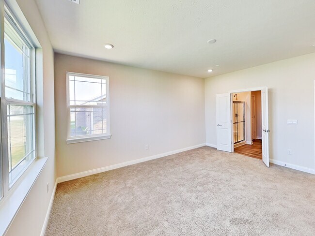 Building Photo - 8842 Faulkner Dr