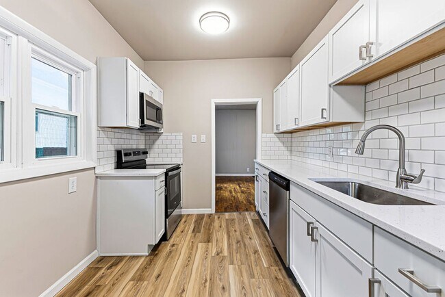 Building Photo - Remodeled 2-Bedroom Home in Saint Joseph with Off-Street Alley Parking