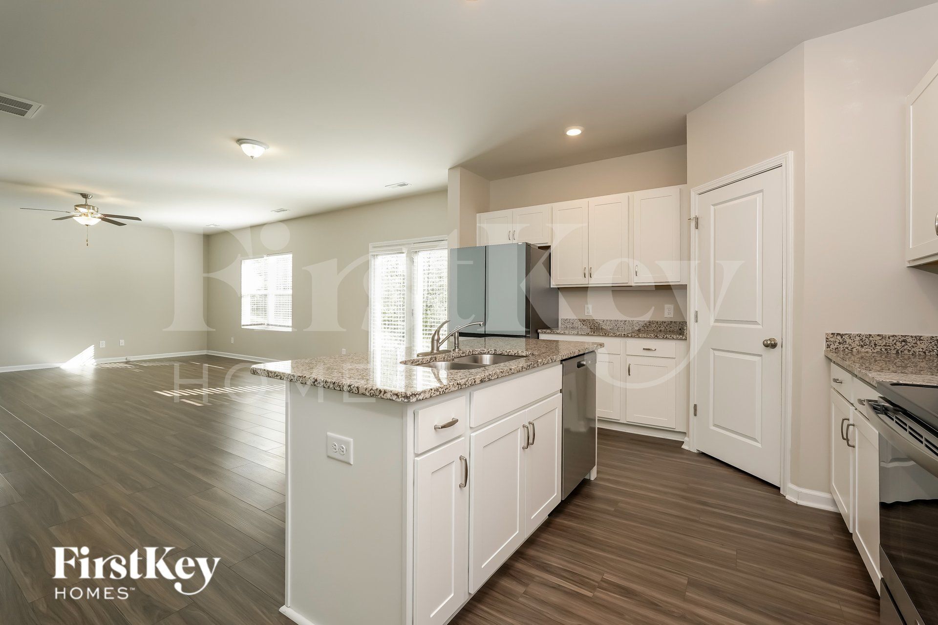 Building Photo - 3710 Streamside Dr