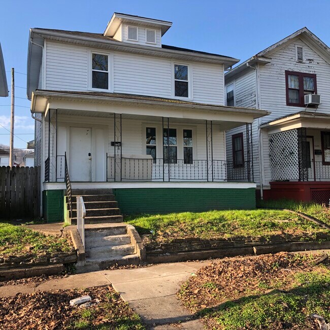 Primary Photo - 1528 Jackson St
