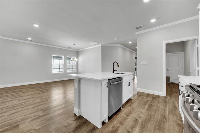 Building Photo - 260 Lakeside Dr