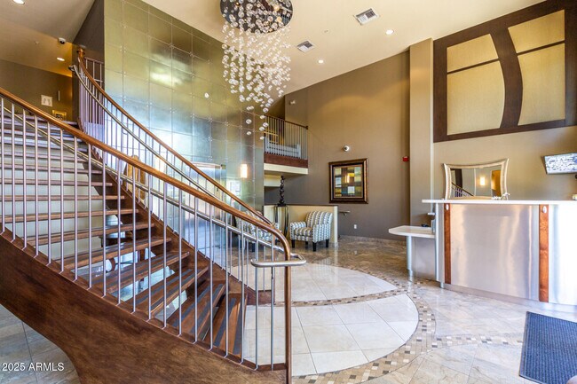 Building Photo - 945 E Playa Del Norte Dr