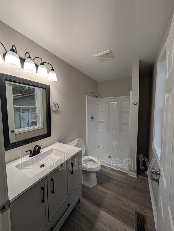 Building Photo - 414 Maple Ave