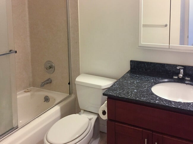 Building Photo - 1510 E St