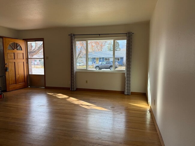 Building Photo - North Central 3 Bedroom Home