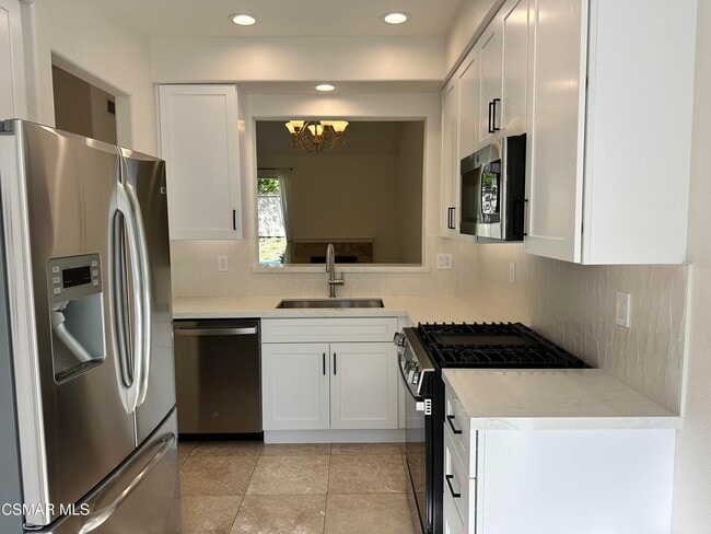 Building Photo - 4895 Martona Dr
