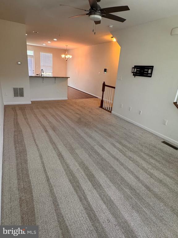 Building Photo - 624 Ravenwood Dr