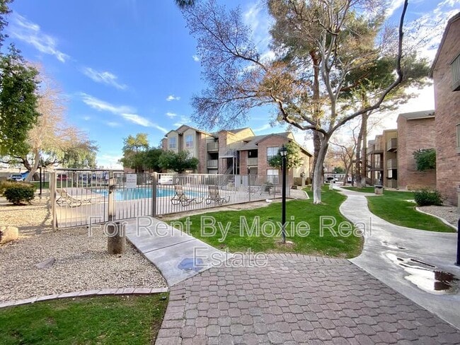 Building Photo - 200 E Southern Ave