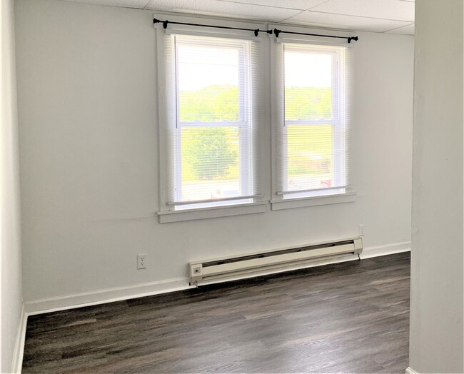 Building Photo - 121 Muskingum Dr
