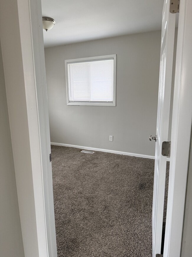 Building Photo - 515 Alton Ave