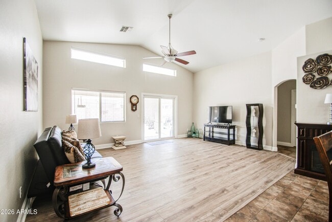 Building Photo - 43205 Roth Rd