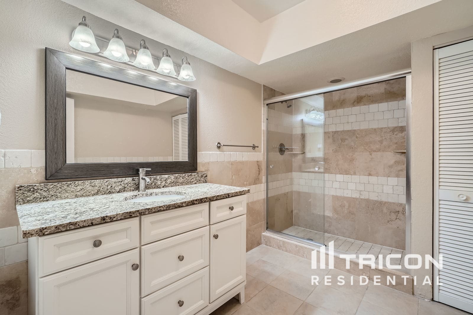 Building Photo - 321 Hollowtree Dr