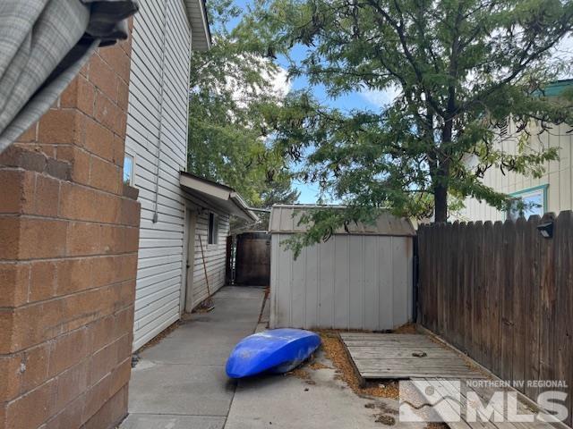 Building Photo - 1618 Shady Oak Dr