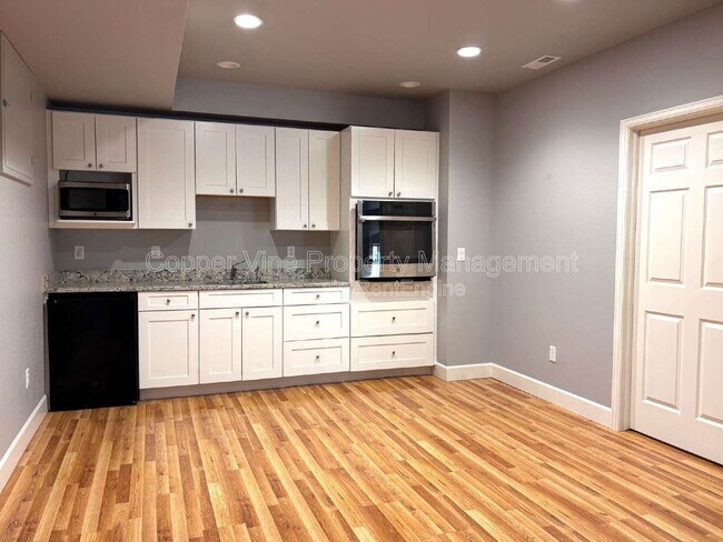 Building Photo - 16976 W 85th Ln
