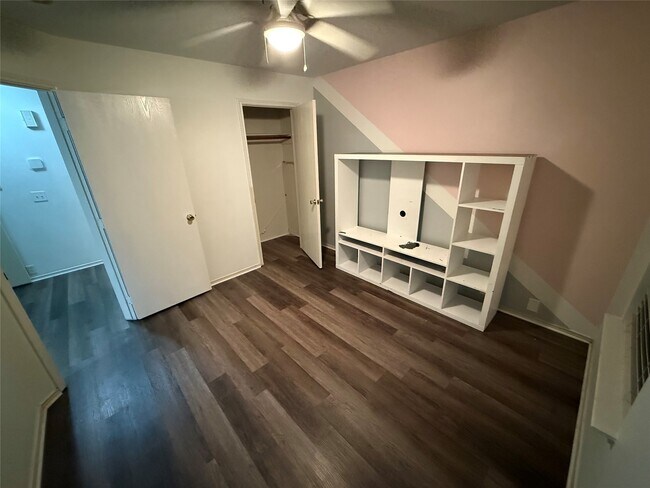 Building Photo - 4814 Russet Trail Ct