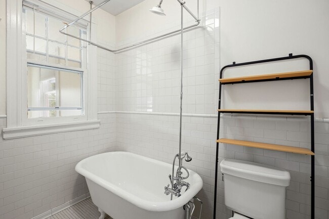 Building Photo - 3 Bedroom Home off of Patterson Ave **Avai...