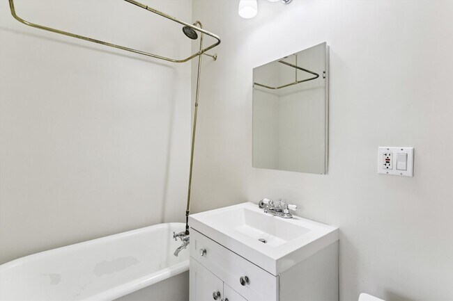 Building Photo - 4618 15th St NW